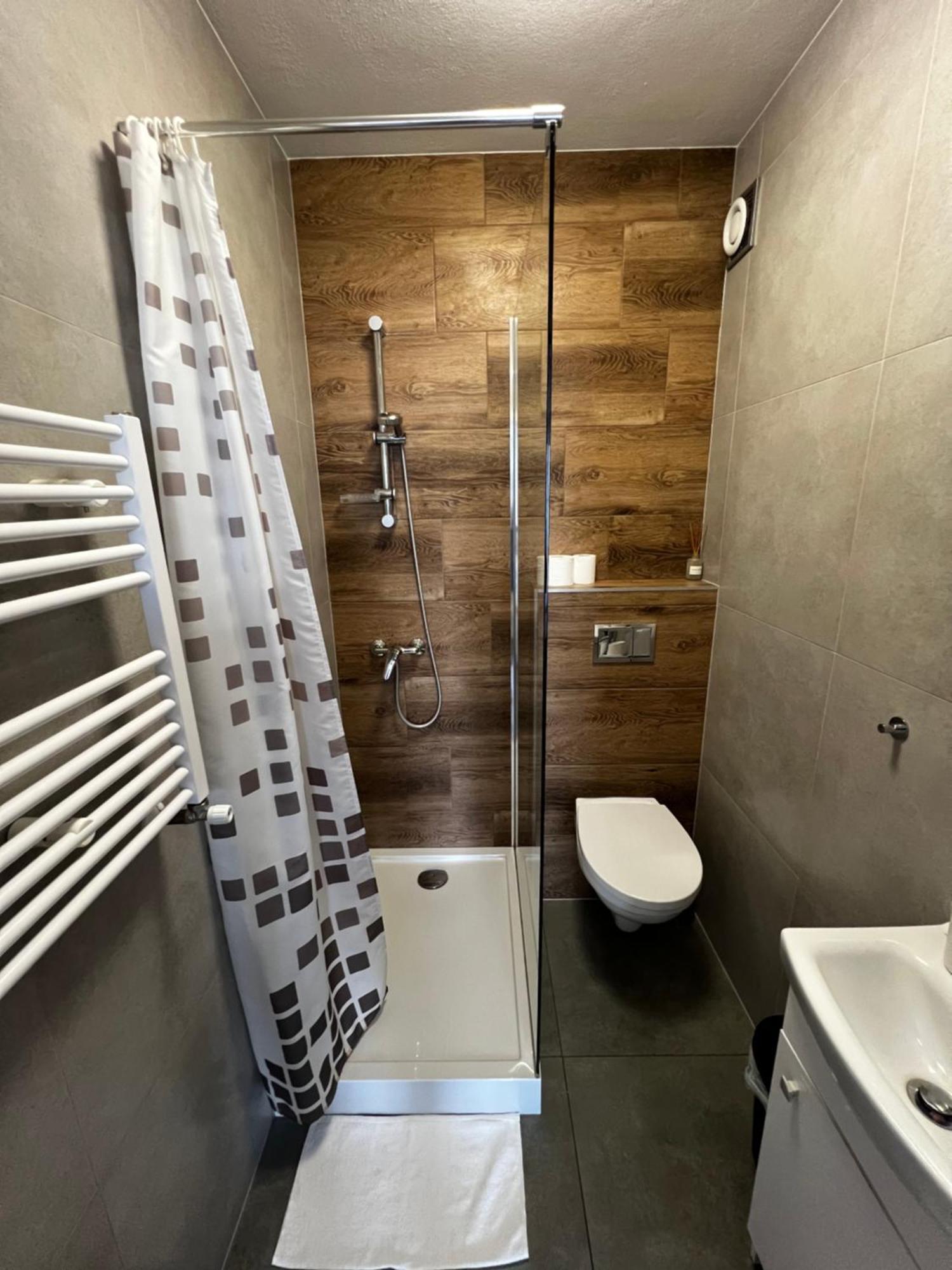 Twin Room Private Bathroom